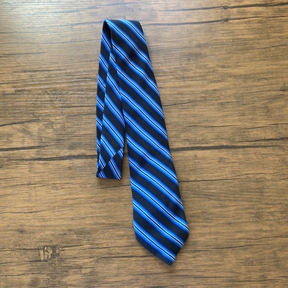 Assorted Ties - Picture 7 of 16
